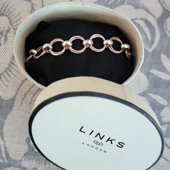 Links of London Gold & Silver Bracelet – Classic Interlocking Circle Design - Picture 1 of 6